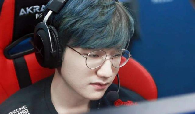 媒体和球迷 媒体和球迷