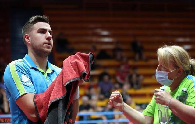 突袭者年轻 突袭者年轻